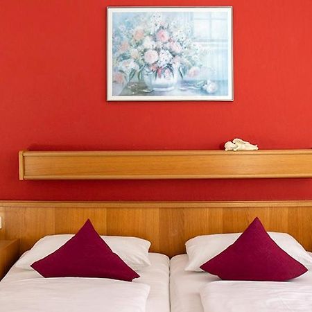 Hotel Garni Zum Hirschen Iphofen Esterno foto